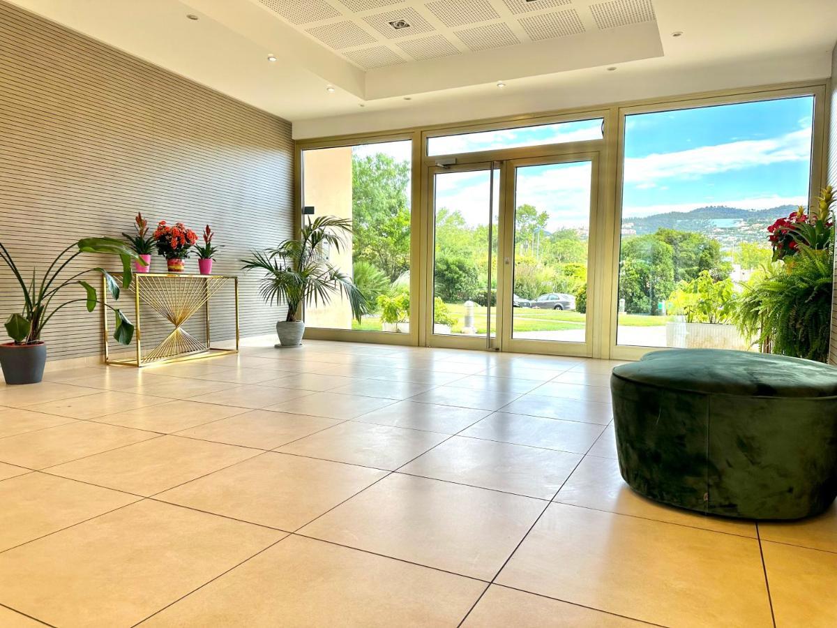 My Resid Cannes Marina Vue Piscine Apartment *